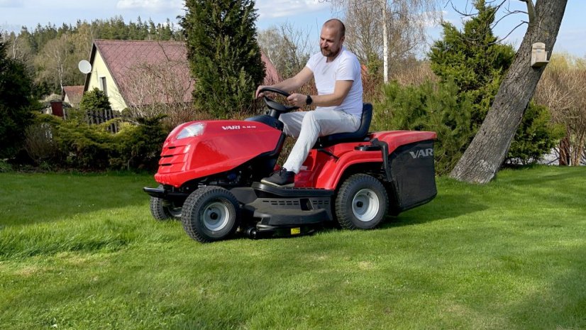 Travní traktor RL 98 HW