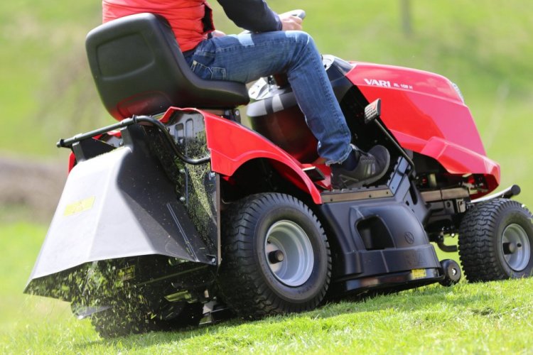 Travní traktor RL 102 H