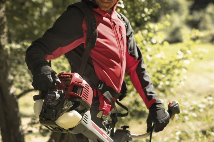 Čtyřtaktní křovinořez Honda UMK 450 X