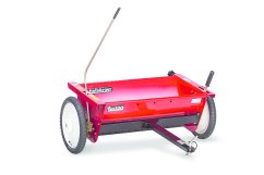 Vlečený sypač TM 320