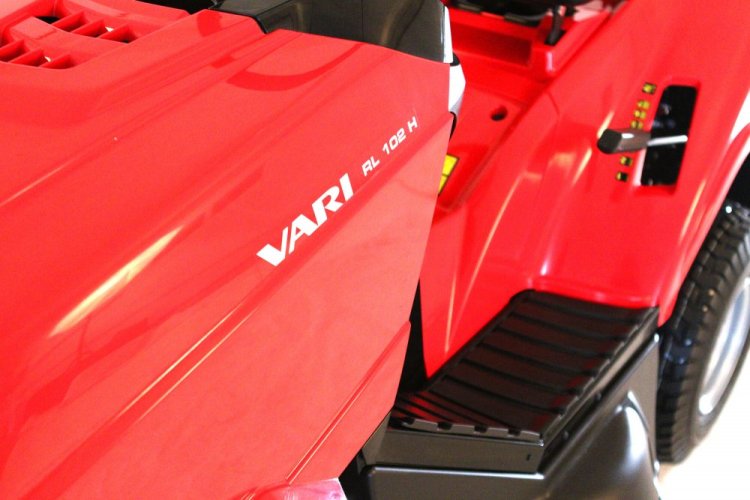 Travní traktor RL 102 H